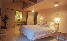 Mera Luxe Wellness B&B, Adults Only, Ibiza-Bohemian Style Suites, Prive Outdoor Wellness, Massage, Vuurkorf, Gratis Wijn-Bubbels